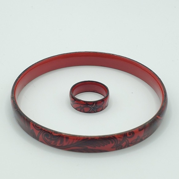 Red Enameled Bracelet and Ring‎ Size 5 Flowers Womens Fashion Jewelry - Picture 1 of 11